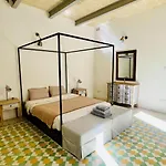 Deluxe One Bedroom 10 Meters From Center *