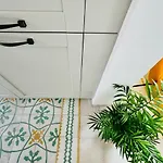 Deluxe One Bedroom 10 Meters From Center Apartment *