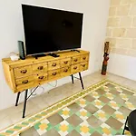 Apartmán Deluxe One Bedroom 10 Meters From Center *
