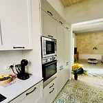 Deluxe One Bedroom 10 Meters From Center Apartment *