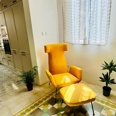 Deluxe One Bedroom 10 Meters From Center Apartment